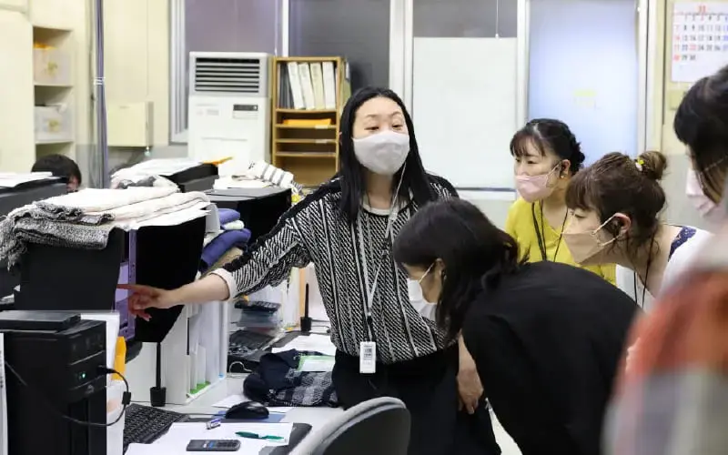 お土産付き！ニット工場見学