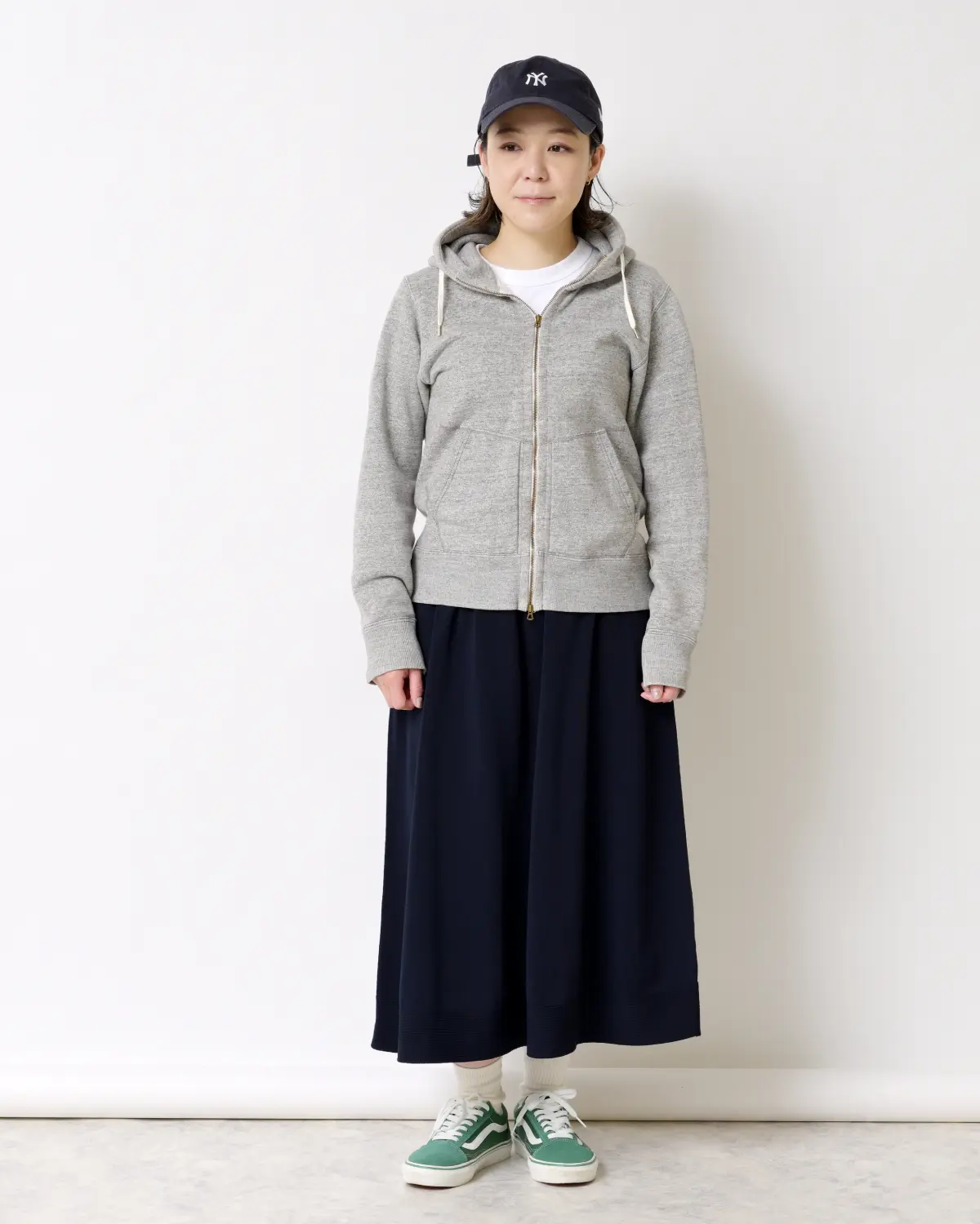 のびるニットミドルスカート